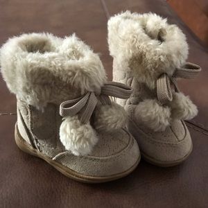 Brown winter boots. Sz 3